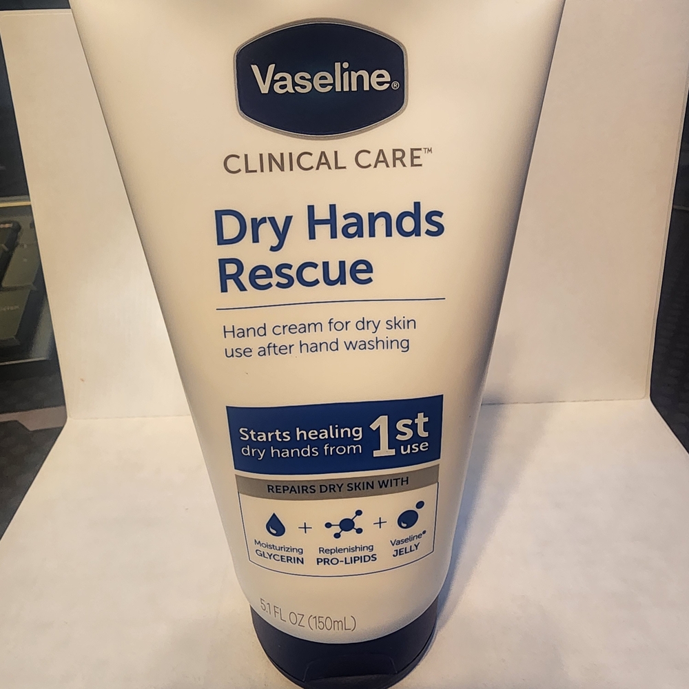 Vaseline Dry Hands Rescue Hand Cream